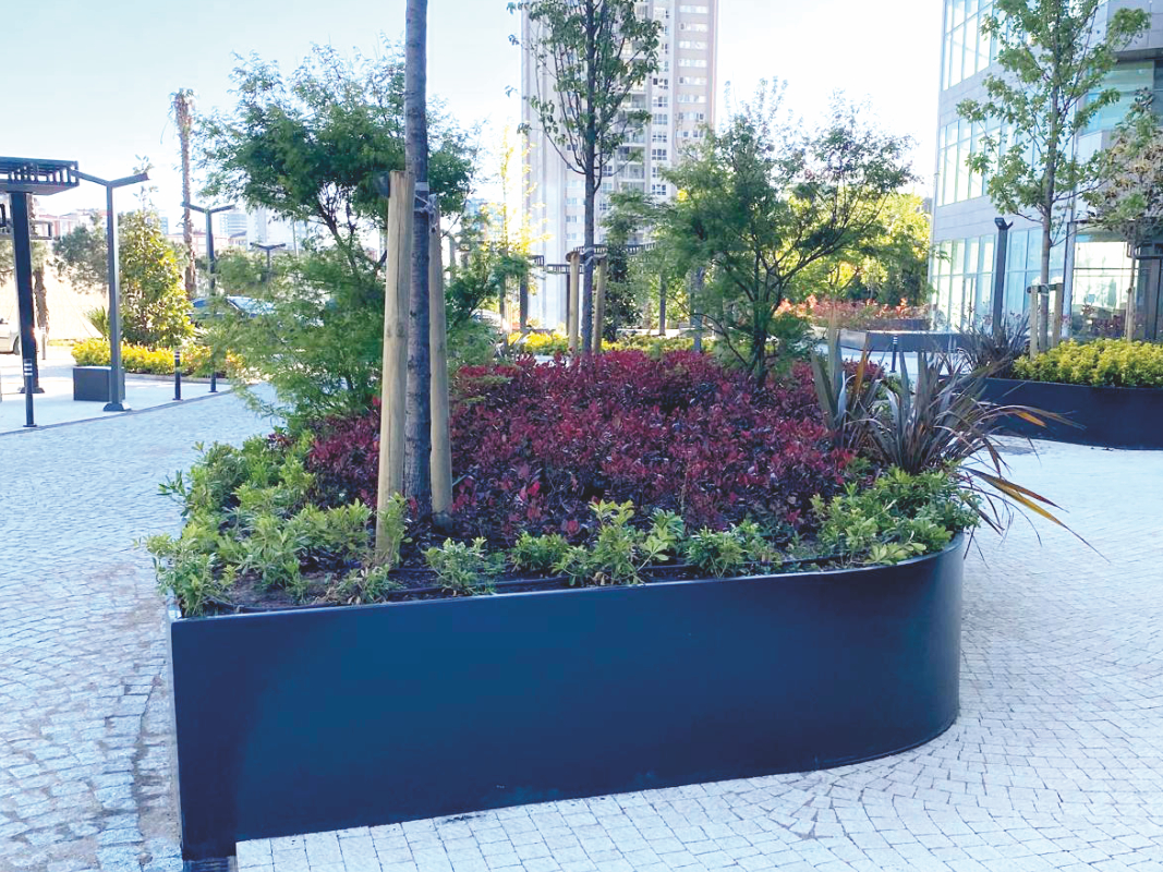 Yüksek Gövdeli Saksı 05 görseli